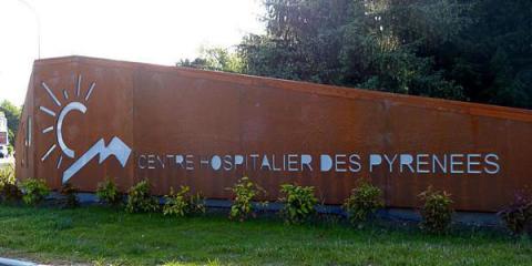 entrée du centre hospitalier de pau